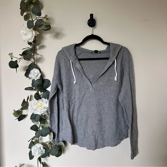 Forever 21 Hooded Long Sleeve - Picture 1 of 9